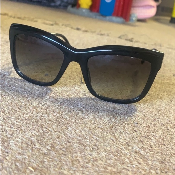 BURBERRY NWOT - Picture 2 of 5